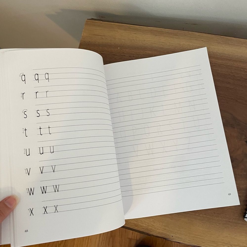 A Beginner's Guide: Learn Hand Lettering and Brush Lettering Book - Picture 3 of 4
